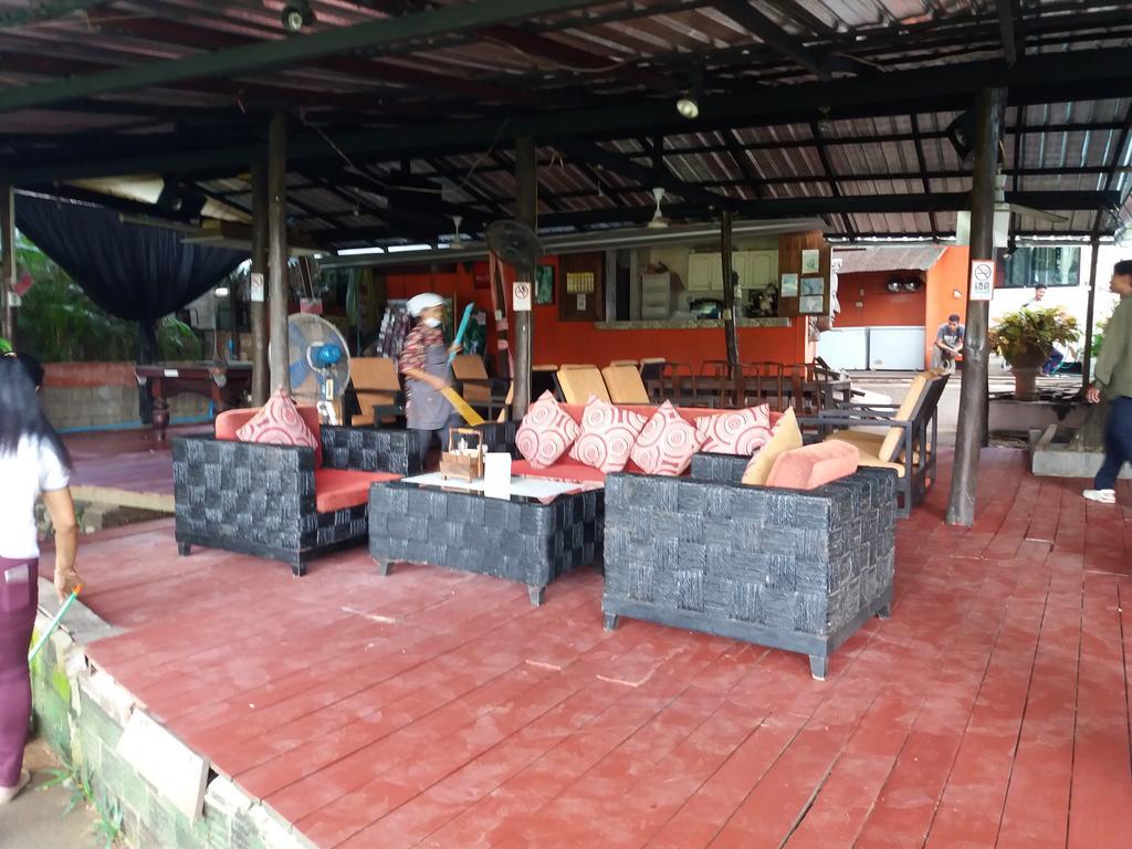 Hollanda Montri Guesthouse Chiang Mai Luaran gambar