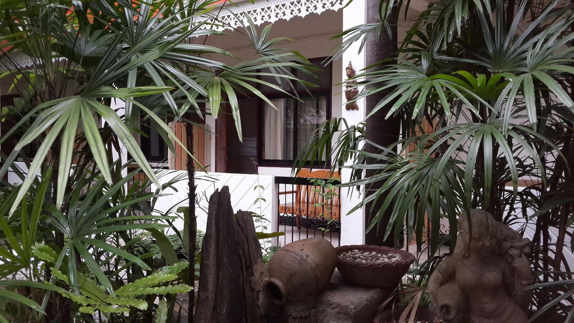 Hollanda Montri Guesthouse Chiang Mai Luaran gambar